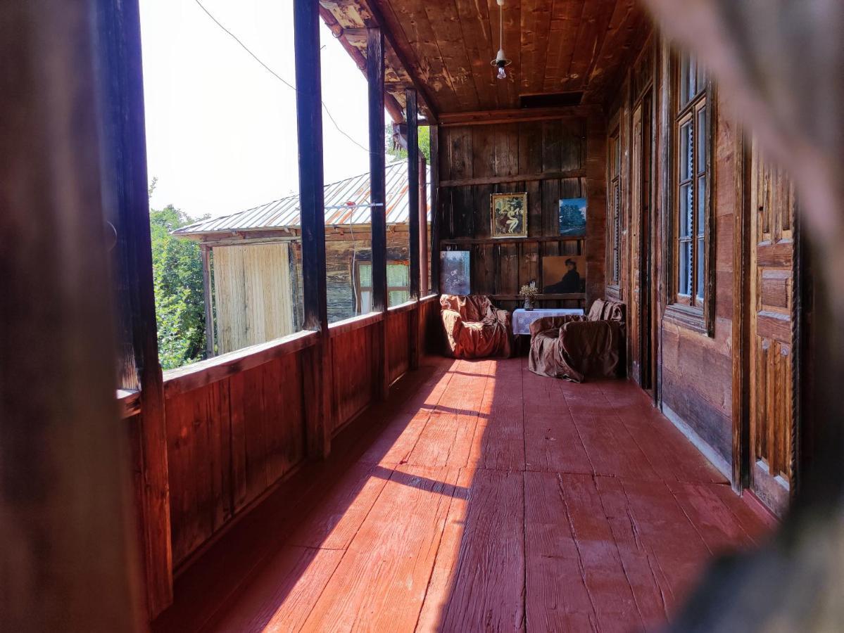 Racha Chogovadze'S Guest House Ambrolauri Εξωτερικό φωτογραφία